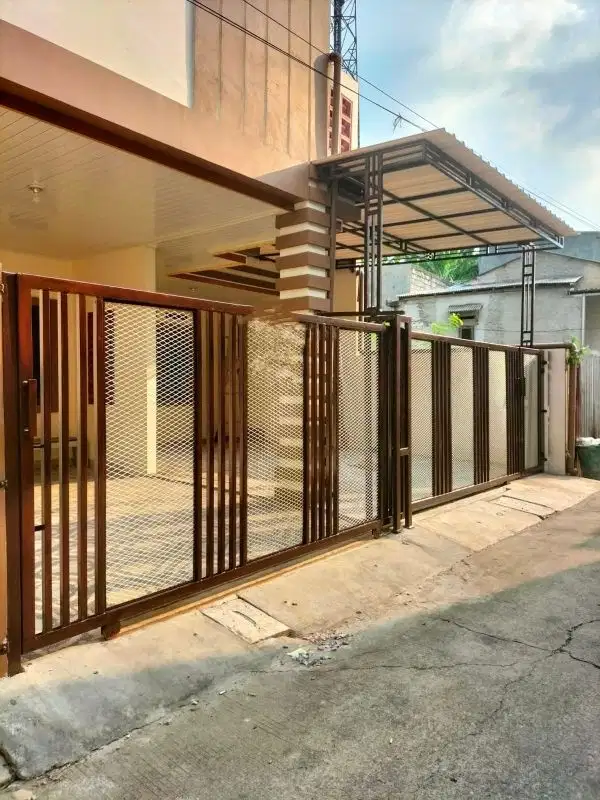 Dijual Rumah baru 3 Lantai di Rangkapan jaya Depok