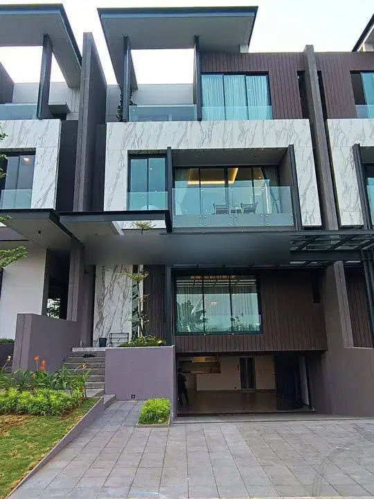 Rumah Mewah exclusive 3 lantai di Citra