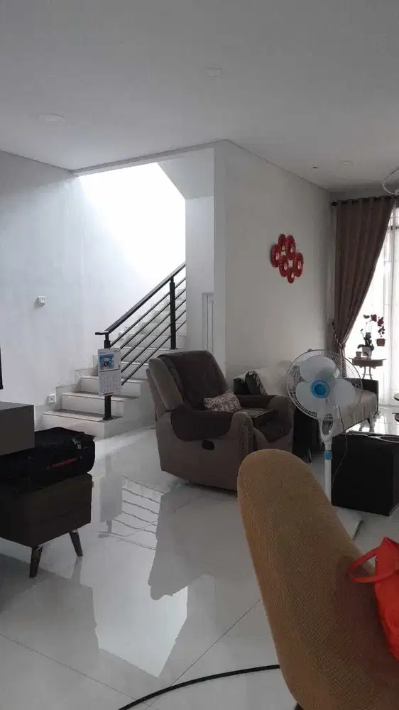 Rumah 2 lantai dalam cluster dekat mall di summarecon bekasi