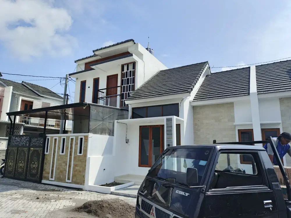 Jual Rumah 2 Lantai Cluster 600 jt-an Colomadu dekat RS AURI