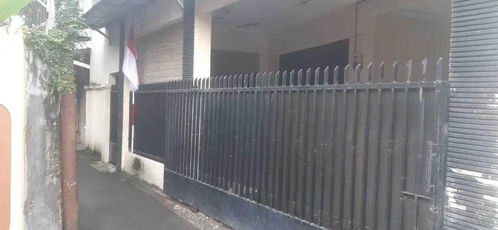 DI JUAL RUMAH SECONDARY MURAH 2 LANTAI AKSES MOBIL DI CONDET JAKTIM