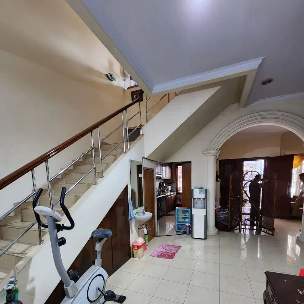 Rumah 2.5 Lantai,lebar 8, kamar 4,Kelapa Gading