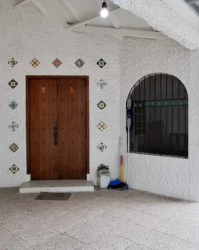 JUAL CEPAT MURAH RUMAH DALAM KOMPLEK SUASANA NYAMAN DEKAT MRT LEBAK BULUS