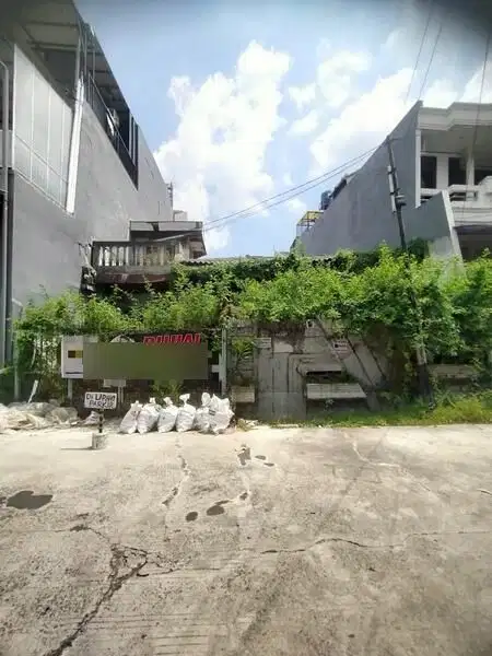 RUMAH TUA PLUIT MURNI 11x20 HITUNG TANAH,HADAP SELATAN