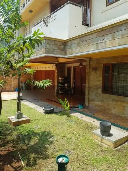 Dijual: Rumah Rapih 2 lantai di Janur Elok Raya