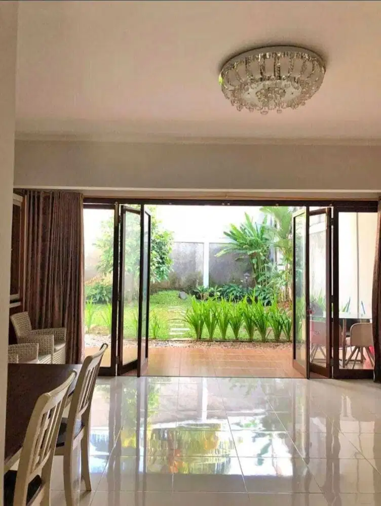 Rumah Murah Bintaro Sektor 9 Cluster Discovery, Halaman Belakang Luas