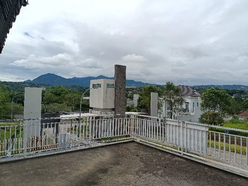 Dijual rumah hook view gunung dan taman cluster hilltop Sentul city