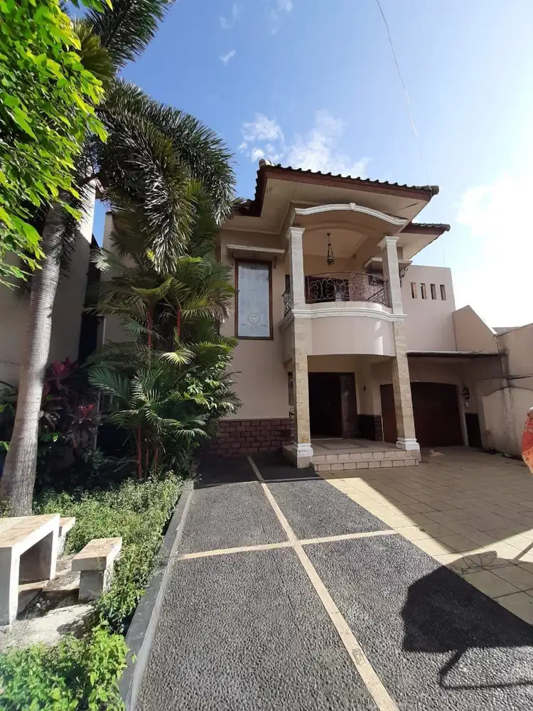 DIJUAL RUMAH MEWAH LUAS 2 LT SIAP HUNI DI JAGAKARSA JAKARTA SELATAN