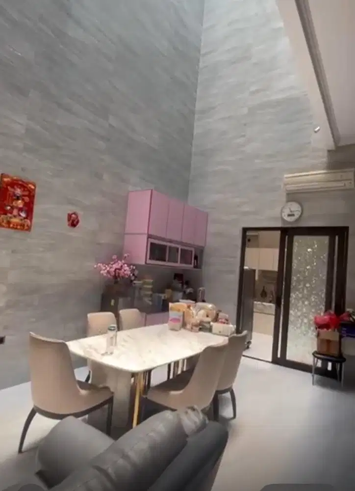 Dijual Rumah Mewah 3 lantai di Citra 3, Kalideres, Jakarta Barat