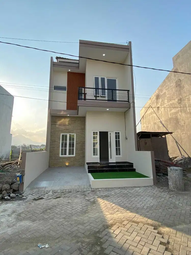 DIJUAL RUMAH BARU MODERN ROOFTOP DI PERUM GREEN TOMBRO, SOEHAT, MALANG