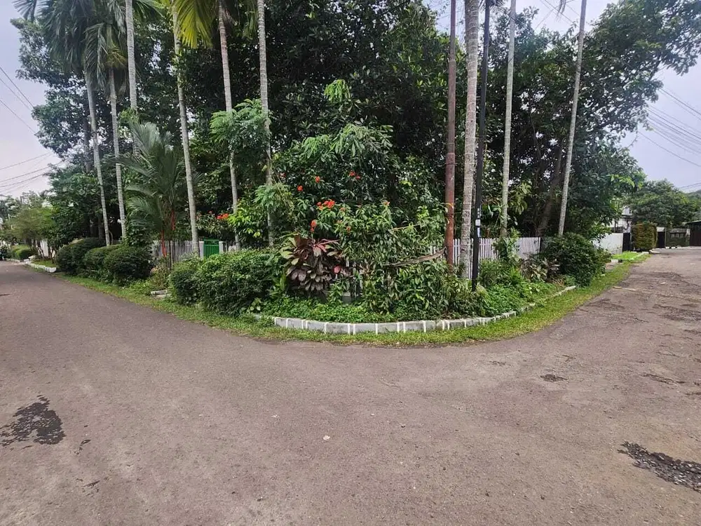 HOEK   DIJUAL RUMAH SHM BELAKANG LIPPO MALL