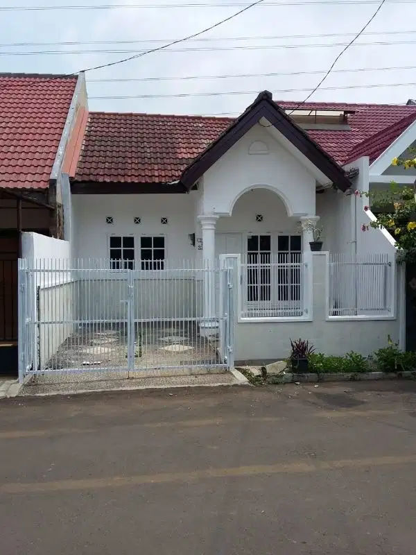 Dijual rumah strategis di Taman Pajajaran Bogor