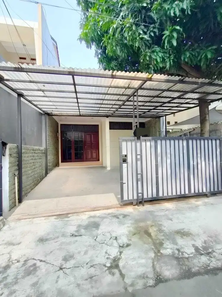 Jual Rumah Minimalis 2 Lantai di Pondok Indah SHM