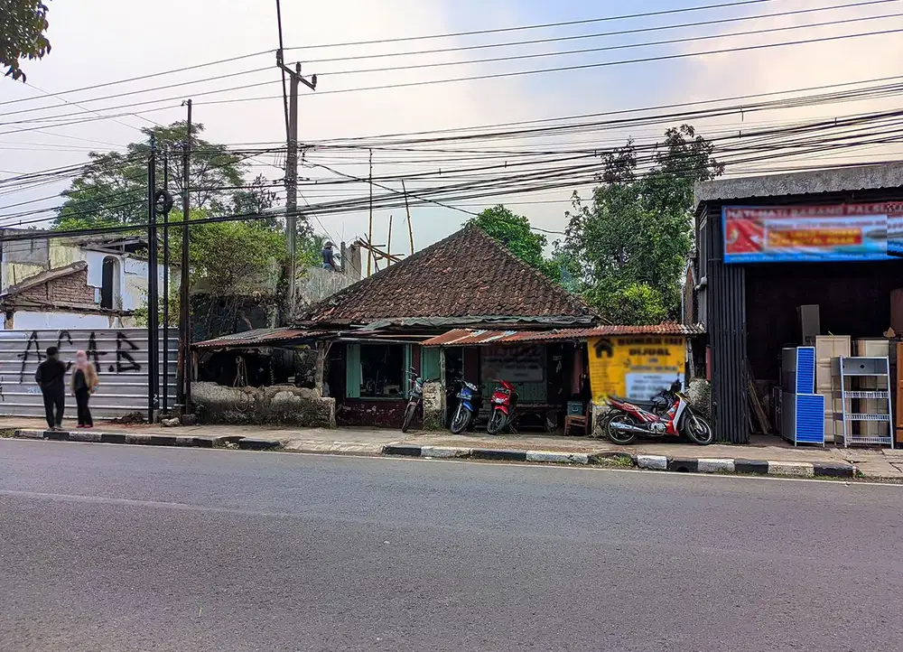 Tanah Luas Strategis Samping Jalan di Pusat Kota Cianjur