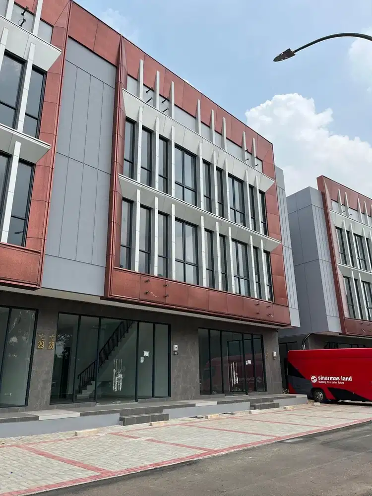 Disewakan ruko gandeng boulevard kota wisata dekat akses toll 3 lantai