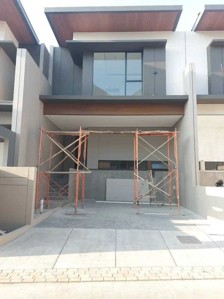 RUMAH BARU MODERN TROPIS MEWAH SIAP HUNI DI SETRA DUTA BANDUNG UTARA