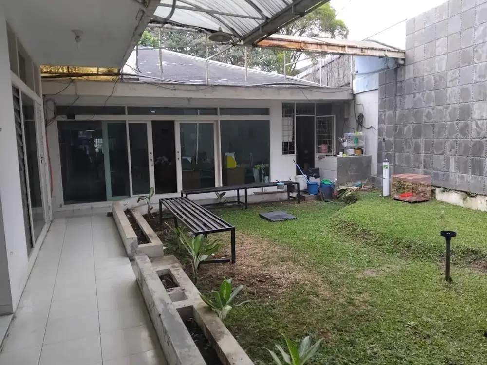 Dijual Langka Rumah Hitung Tanah di Sayap Ciumbuleuit