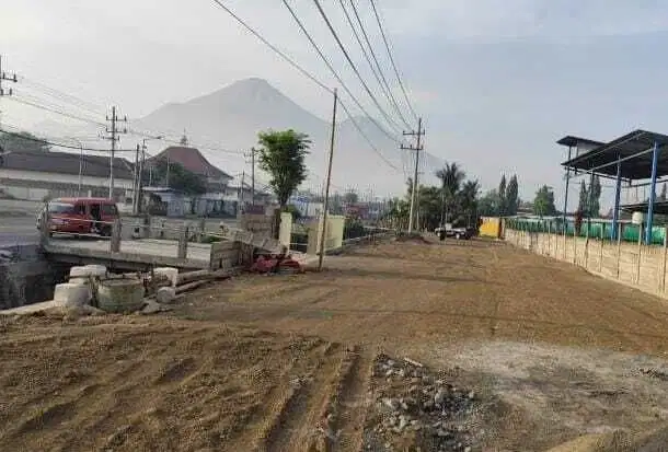 Raya ngoro industri diluar komplek