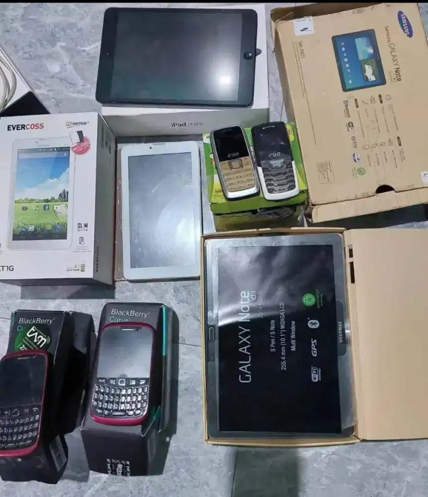 Apple samsung blackberry esia evercoss