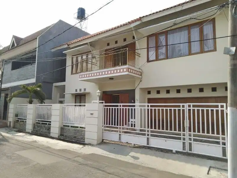 Rumah Siap Huni di Komplek Elite Permata Hijau