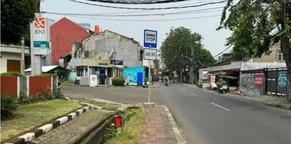 Dijual Tanah Hook strategis, jalan raya. Duri Kosambi.