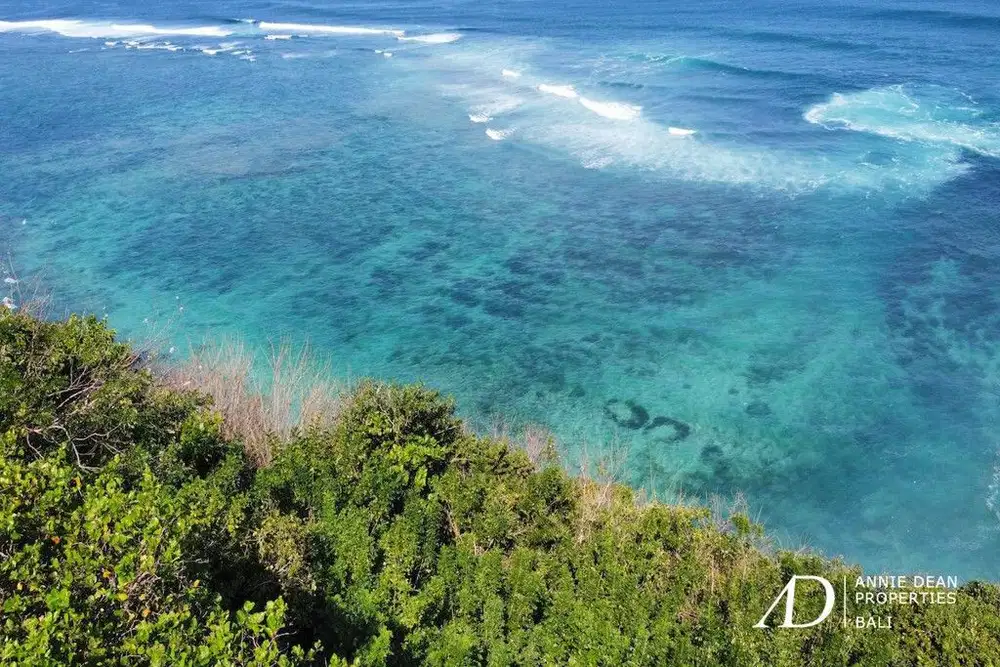 FREEHOLD STUNNING OCEAN VIEWS LAND IN UNGASAN ( 147 ARE )