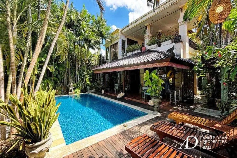 FREEHOLD | BALINESE-STYLE VILLA IN CENTRAL SEMINYAK
