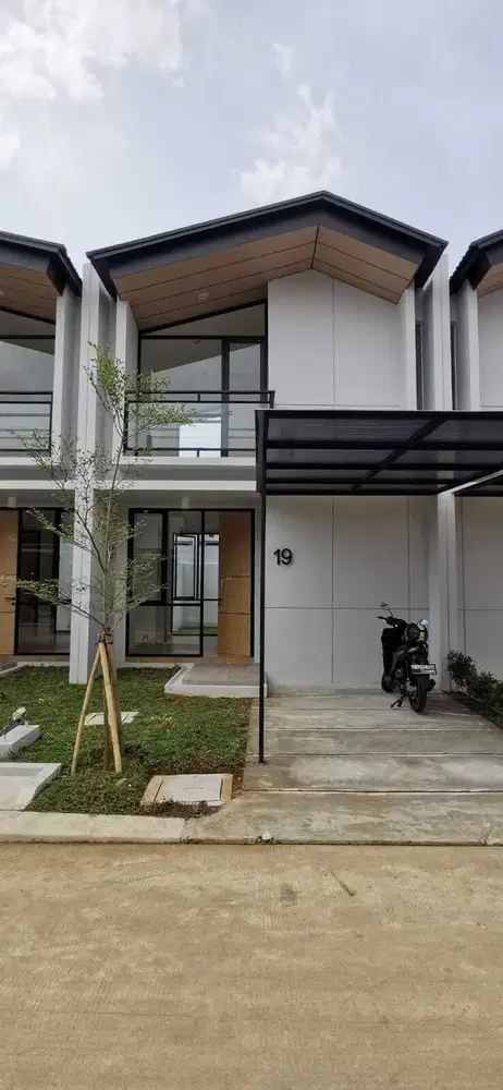 JUAL Rumah 2 Lantai Uptown Lippo Cikarang Siap Huni 3 Kamar Tidur Rapi