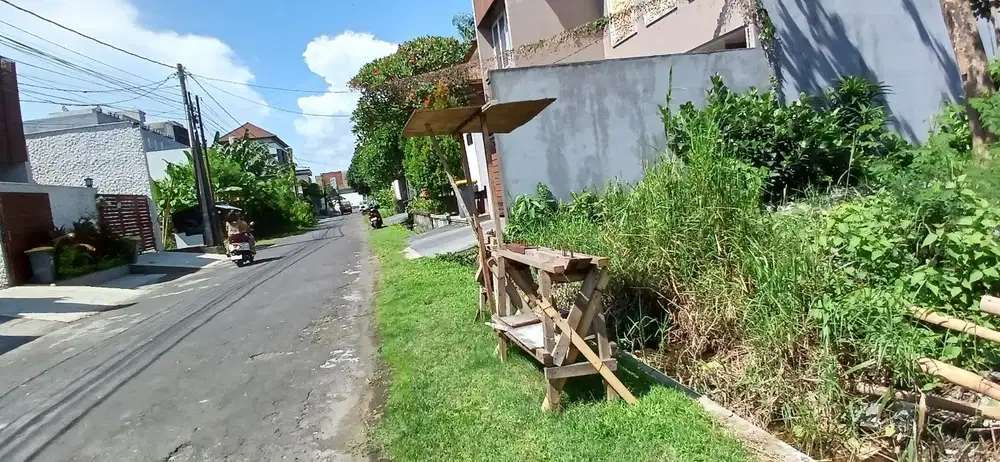 Dijual tanah 296m2 jl Dewi Saraswati Seminyak Badung Bali