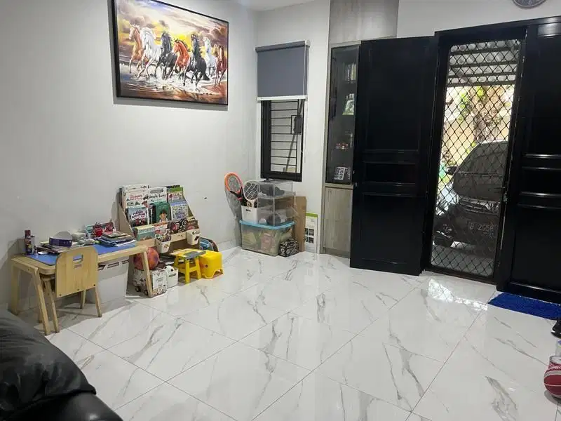 Fbec. Rumah Dijual di Cluster Taman Beverly Lippo Cikarang