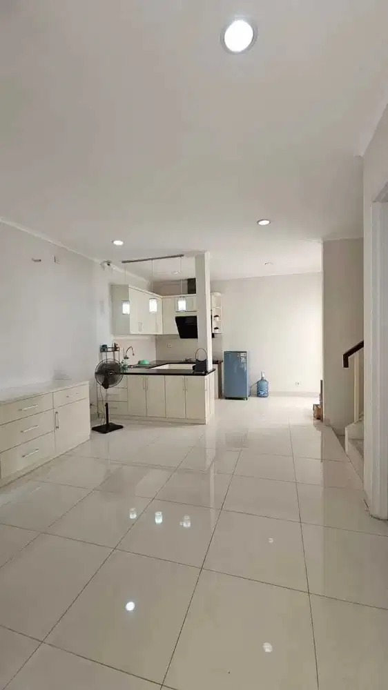 Rumah 2 Lantai Full Renovasi The Eminent Precia Gading Serpong BSD City Tangerang Banten CT