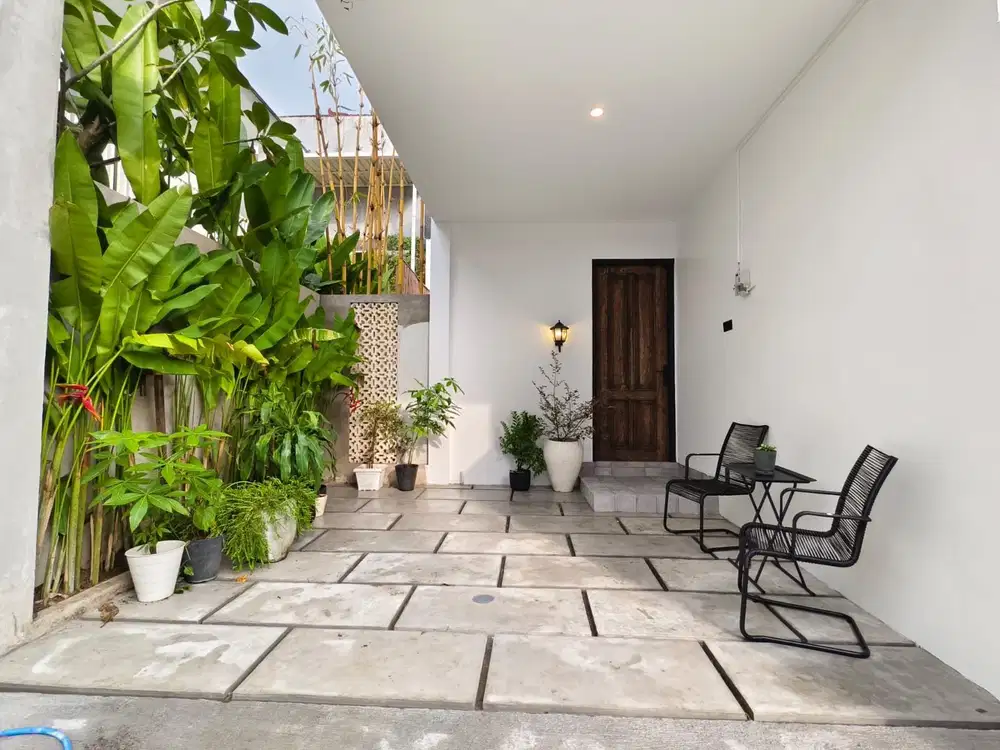 Rumah Baru Mediterania Style Taman Giri