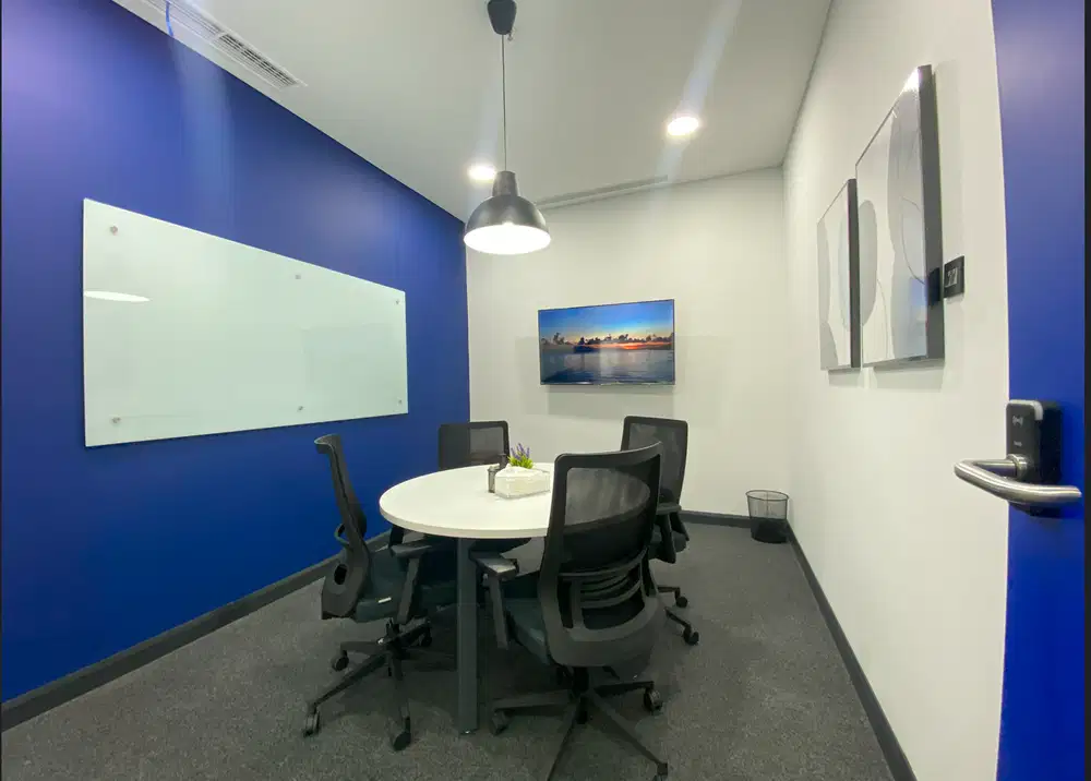 Sewa Kantor Fully Furnished 6 Pax di Plaza Asia SCBD Dekat MRT dan TJ