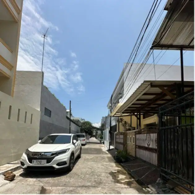 Rumah bagus dan Rapi ,Lebar 10, KT 5, hadap selatan,Sunter Hiaju