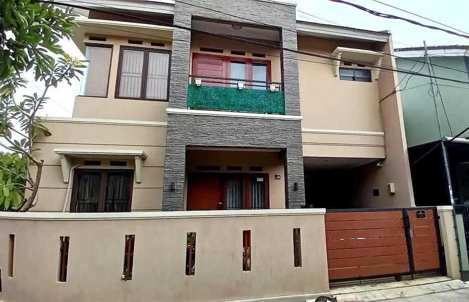 ZN53 Rumah Hoek Bagus Dekat Tol Jatiwarna Bekasi