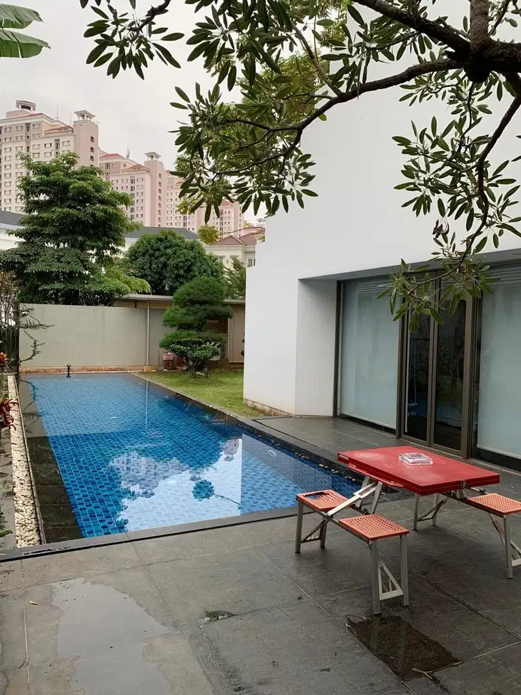 Jual Rumah classic villa gading indah,kelapa gading