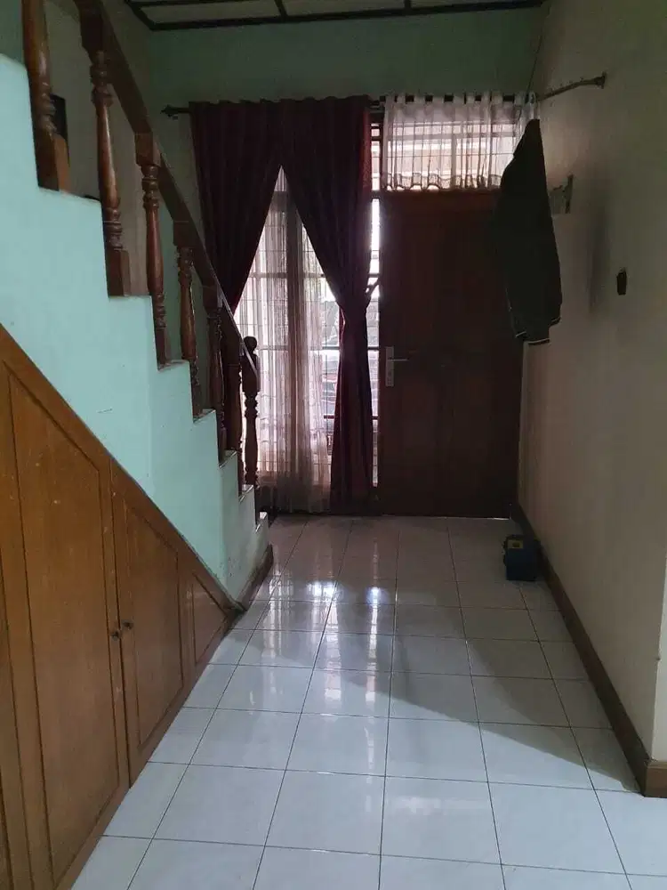 Dijual Rumah 2 Lantai di Taman Kopo Indah Bandung