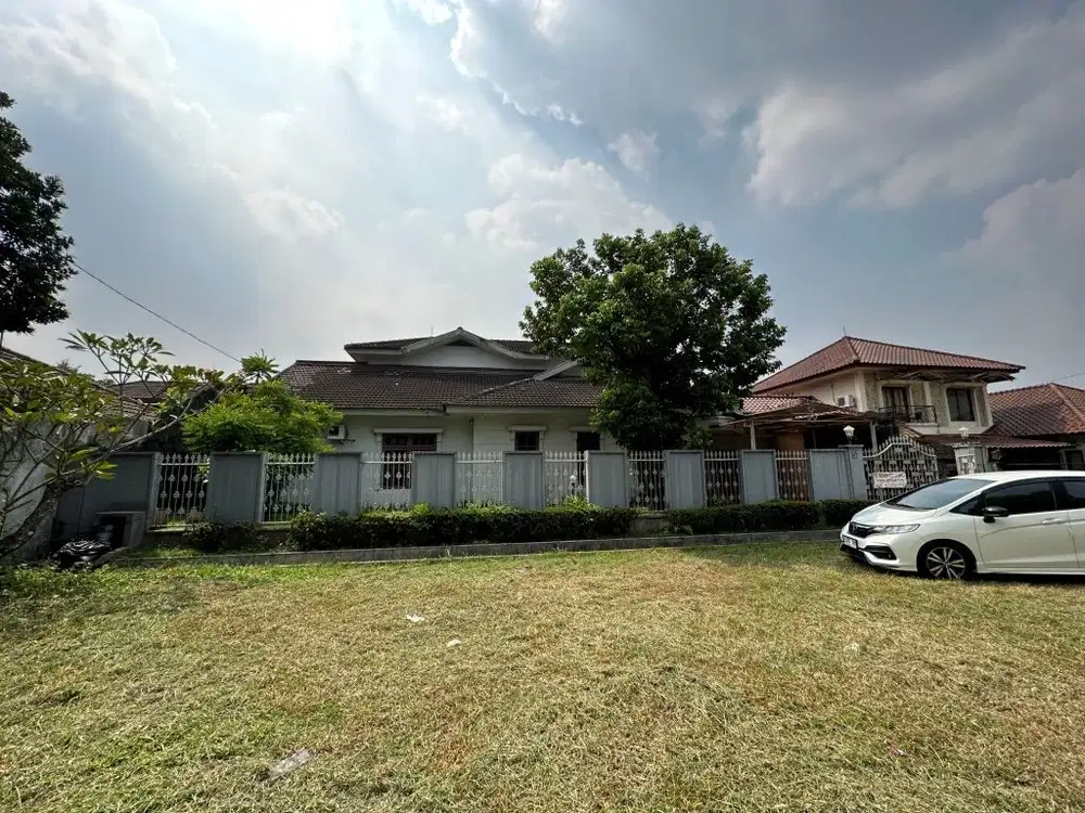 Home Sweet Home Halaman Luas di Jl Kenanga Megapolitan Cinere