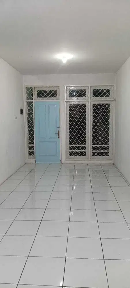 Dijual Cepat Rumah Rapi Siap Huni  di Citra 5 Kalideres
