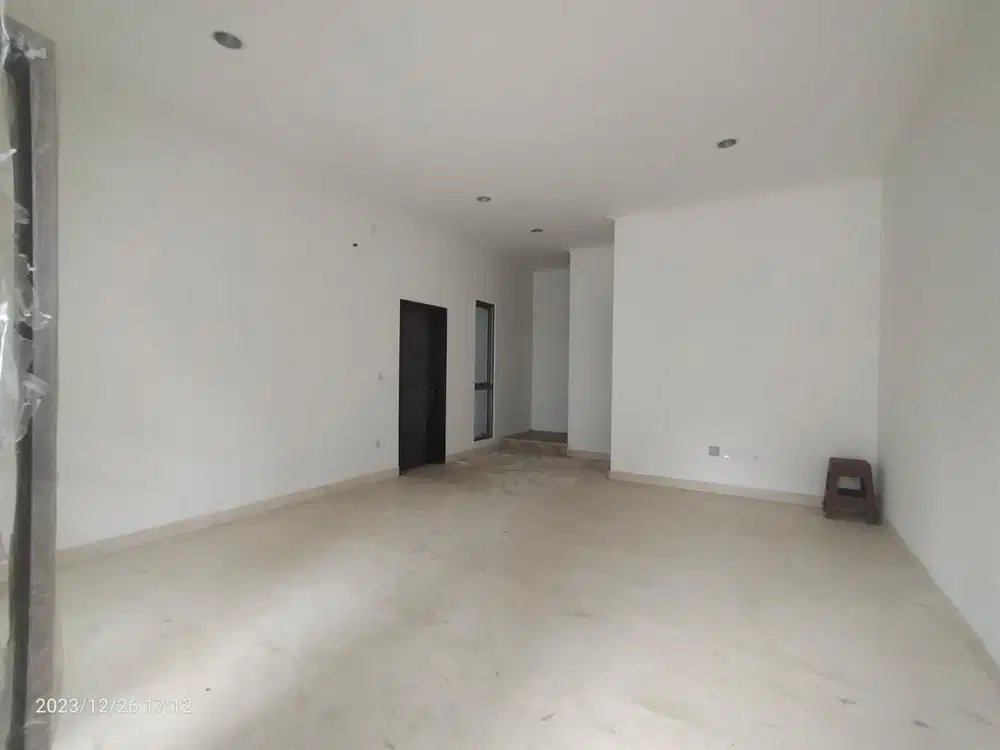 sewa rumah golf island PIK uk 8x12,5m kosongan