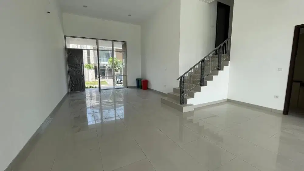 Rumah Disewakan diPIK2 type 10x25 view danau