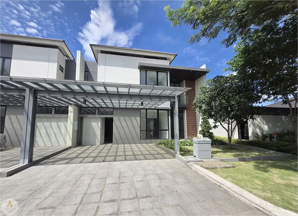 Rumah Bagus Cluster Emily Summarecon Bandung dekat Club House