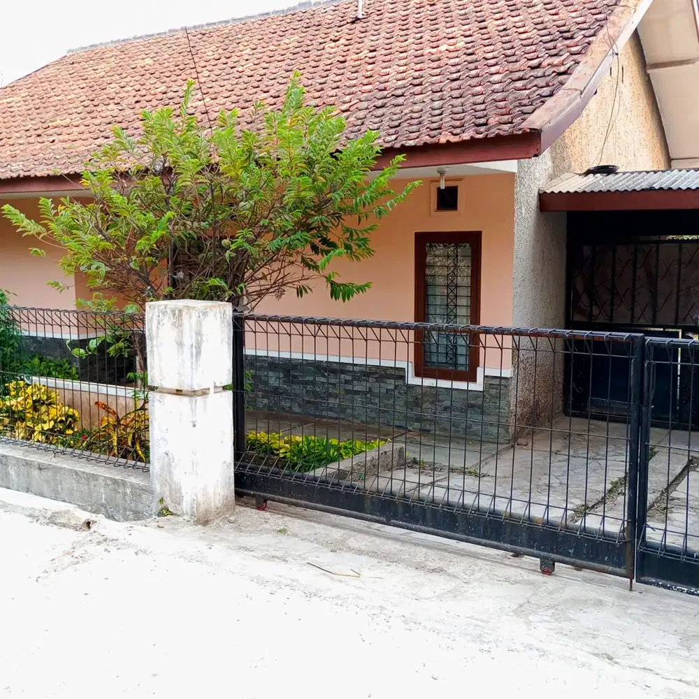 Rumah Bagus Siap Huni Terawat Lokasi Strategis di Komp Cibaligo