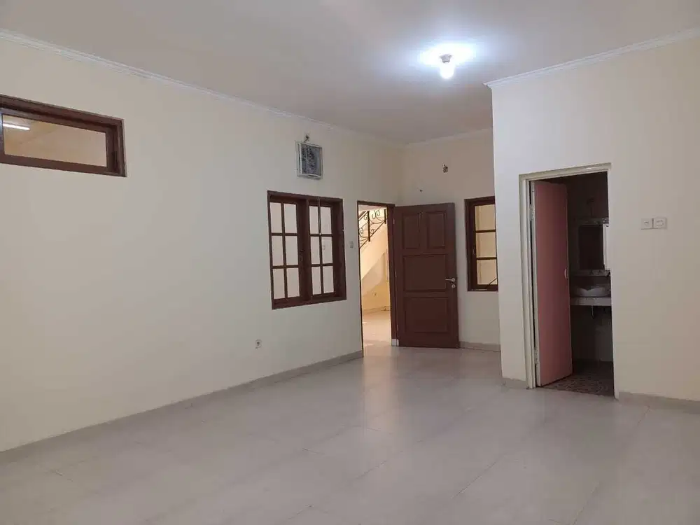 Di Jual cepat rumah lokasi gading serpong cluster British Tangerang