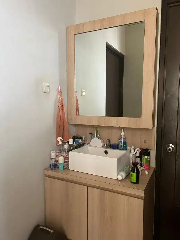 dijual rumah 2 lt full furnished di jalan elang Ciputat