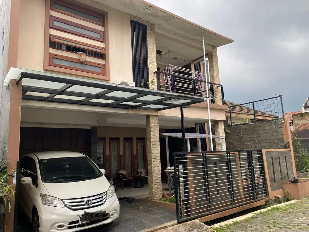 Rumah 2 Lantai Komplek Margahayu Raya Furnished Harga Murah Bisa Nego