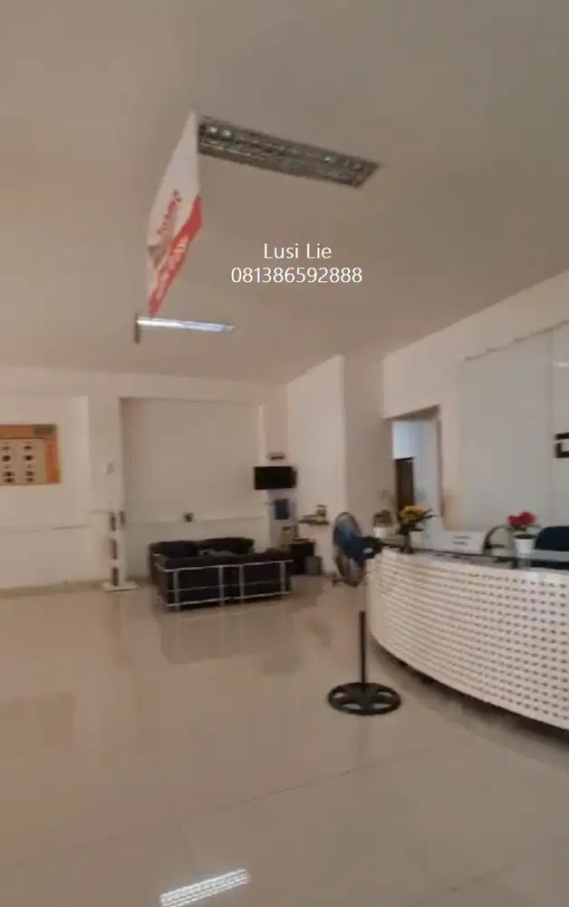 Rumah besar Pluit pinggir jalan besar,cocok utk usaha