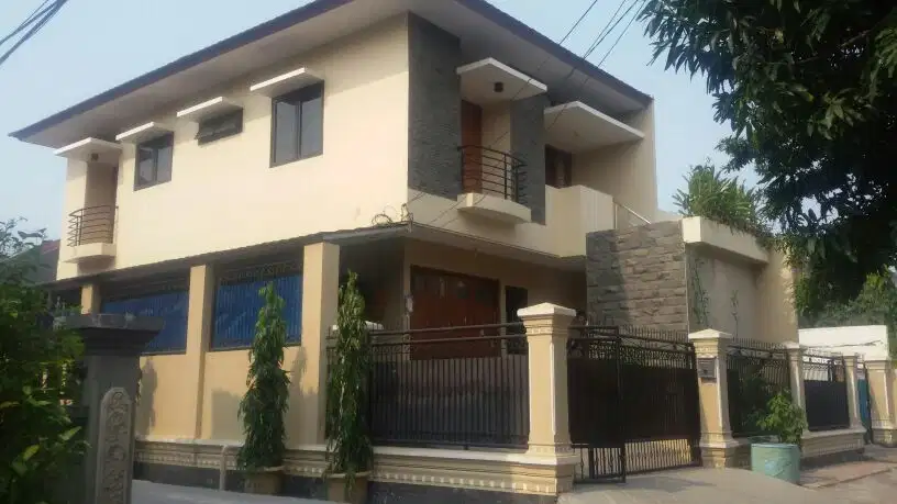 Rumah Jakarta 2 lantai1/4 Full Furnished di Kelapa gading