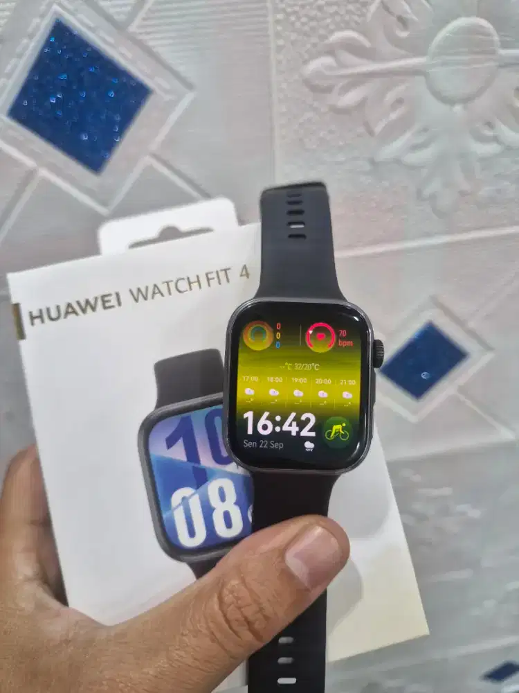 Huawei watch fit 4 resmi Indonesia garansi sampe bulan maret 2026