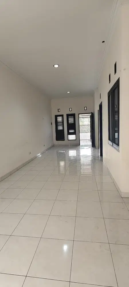 Disewakan Rumah Siap Huni di Taman Holis Indah 1